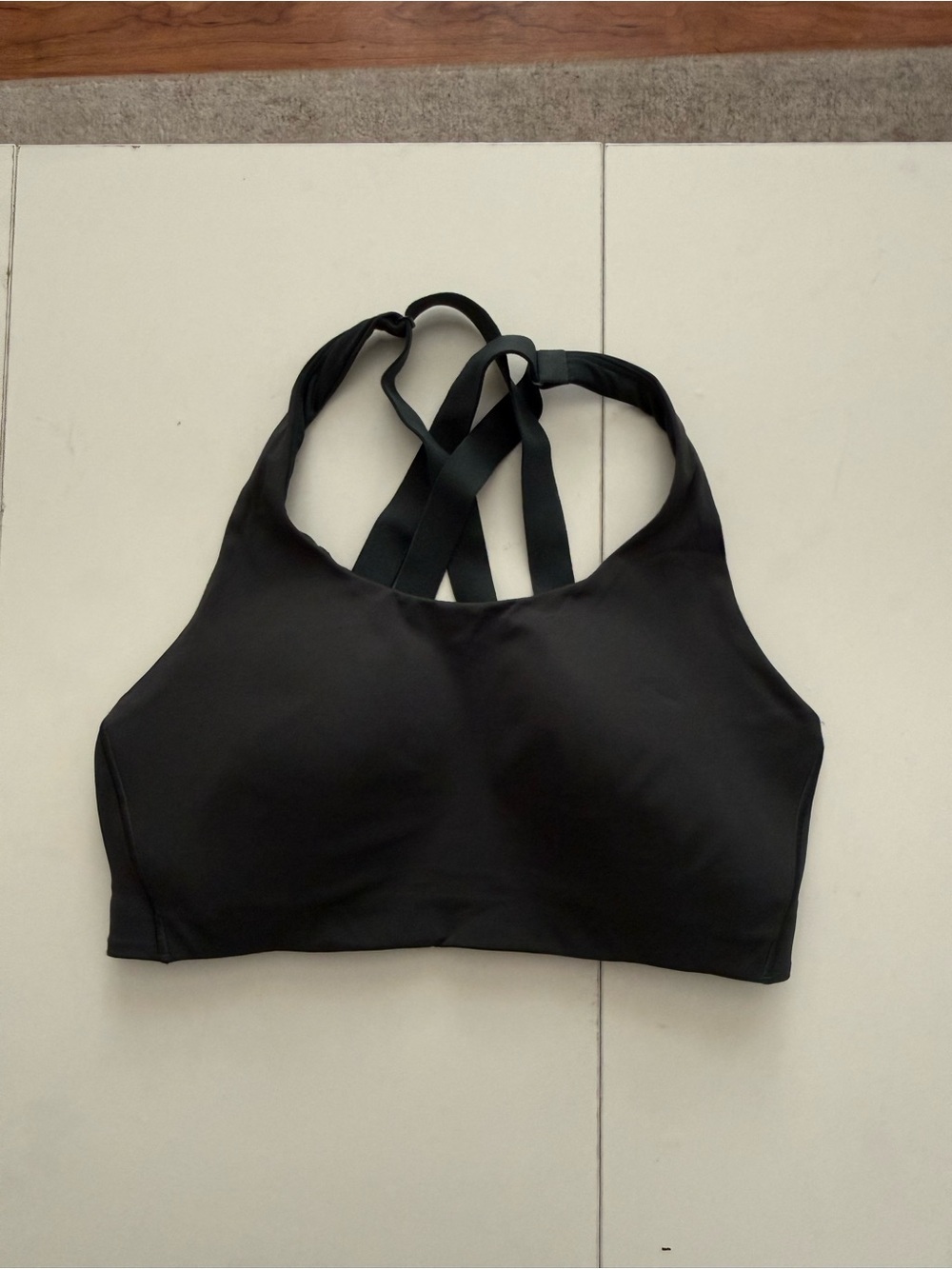 New without tags Lululemon High Support Sports Bra Black Size 32D Strappy Chic